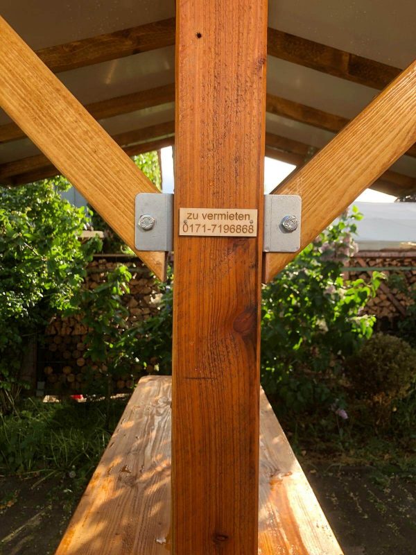 Stehtisch mit Dach aus Holz mieten – Bild 4